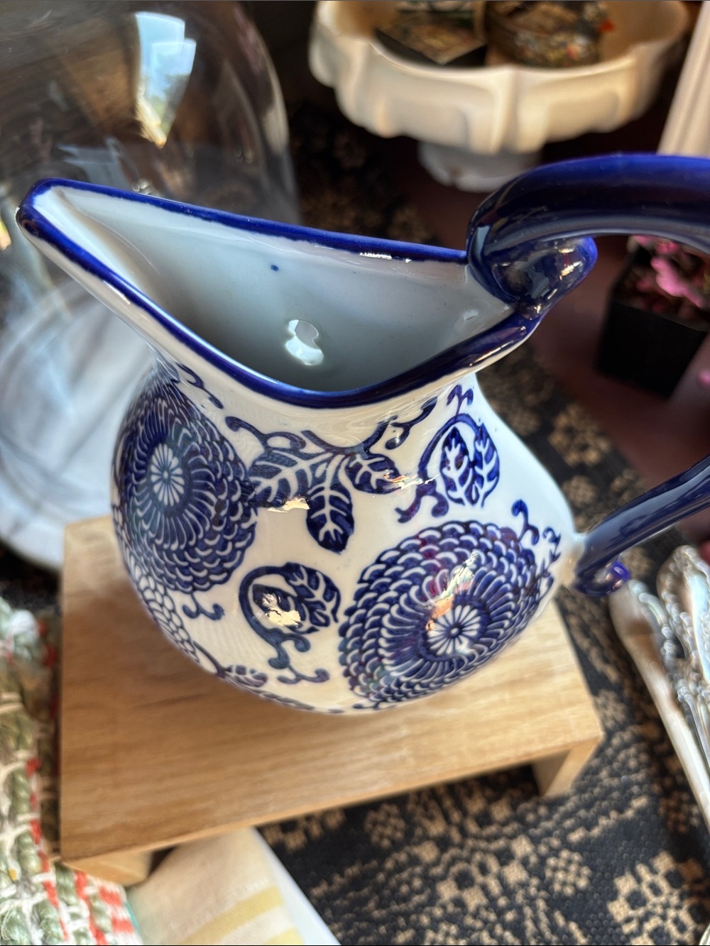 Blue and White Bombay Company  Ceramic Wall Pocket ✨ - Picture 6 of 6
